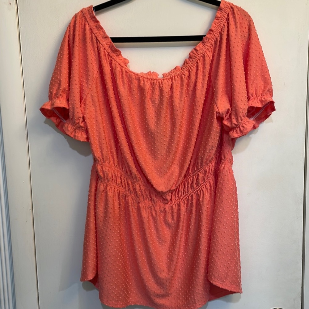 NWT cute top!